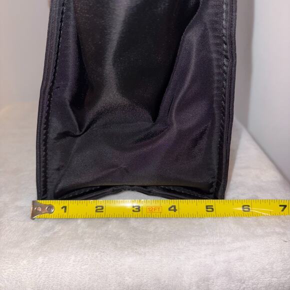 TAHARI Black and Blue Nylon Bag crossbody Shoulder Day Pack Cooler NWT - Picture 10 of 10